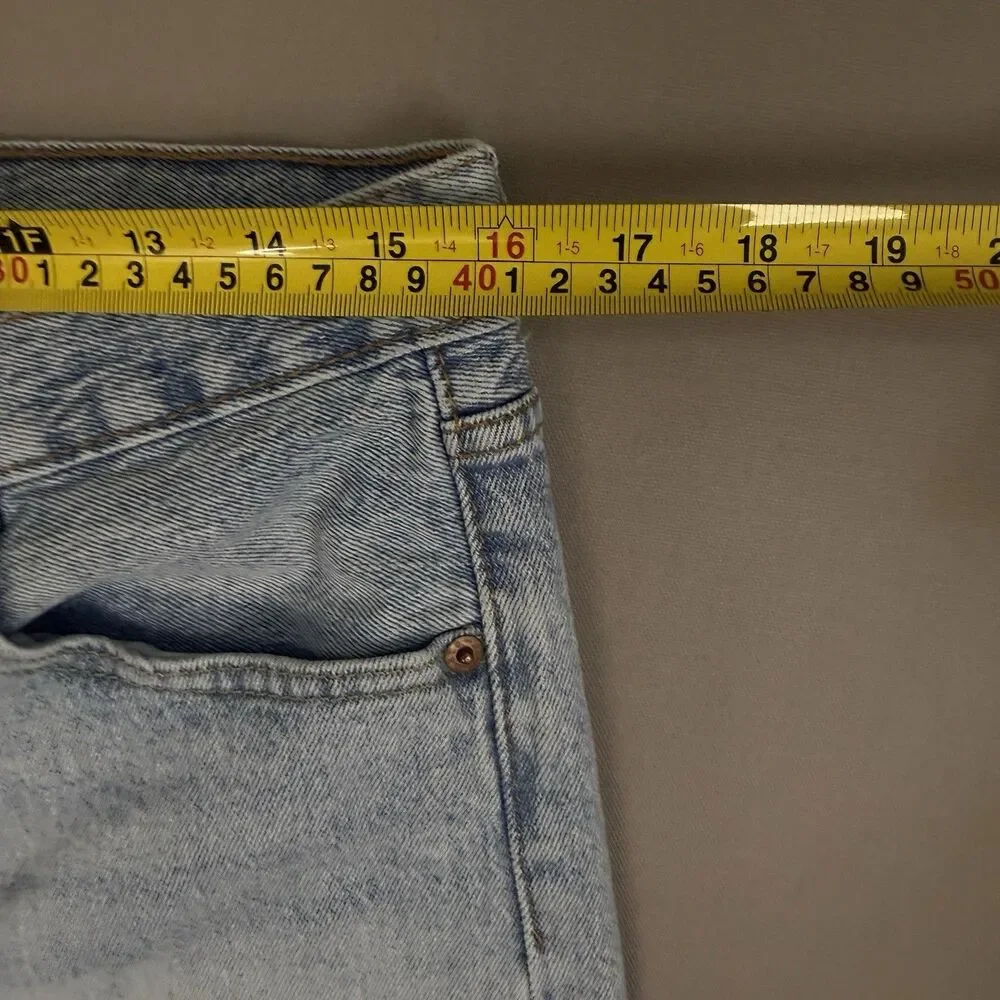 Men’s Levi’s 501 Shorts Button Fly Light Wash Size 33 Factory Hemmed Jorts